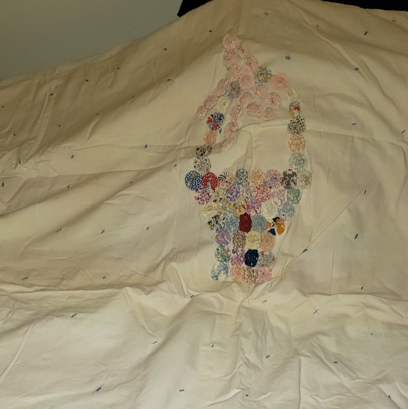 Vintage 1940's Handmade Quilt - Picture 5 of 6